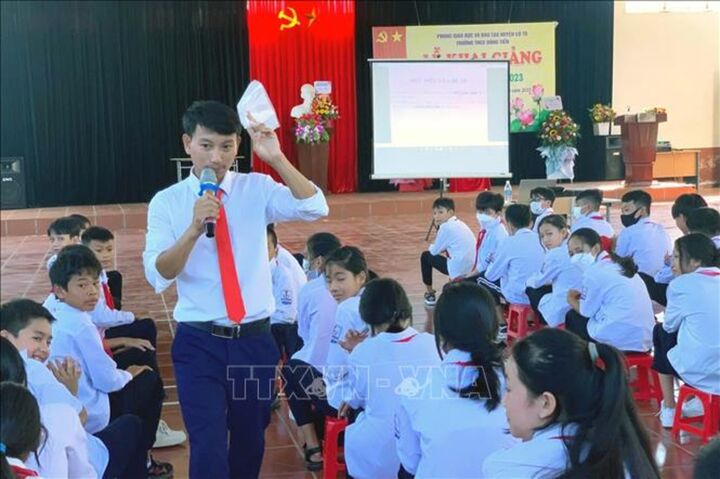 Truyền cảm hứng khoa học cho học trò đảo tiền tiêu