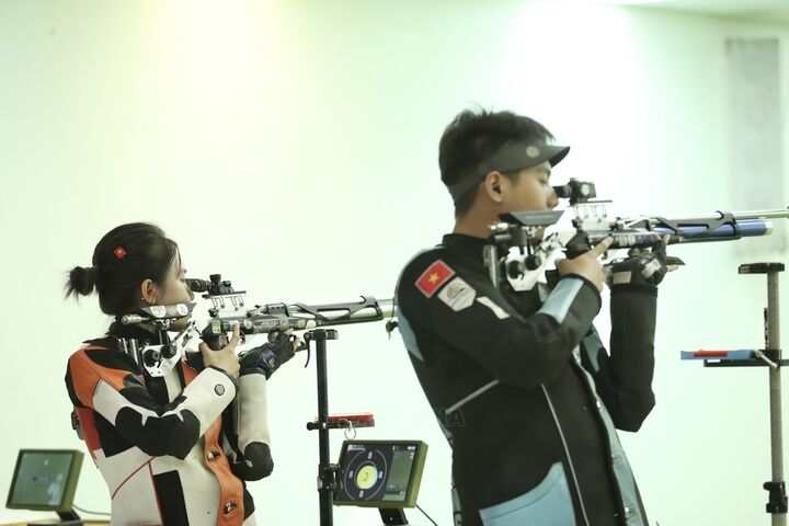 Vietnam shooting team wins first gold at SEA Games 33
