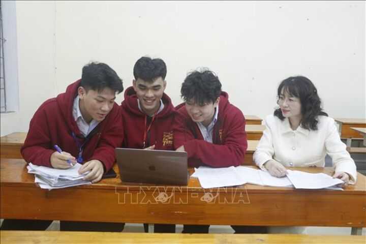 3 nam sinh trong một lớp cùng giành giải Nhất học sinh giỏi Quốc gia