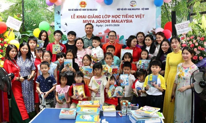 Vietnamese language class in Malaysia bridges overseas Vietnamese to their root