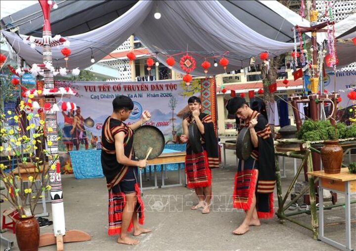 Giữ lửa bản sắc văn hóa dân tộc dưới mái trường nội trú