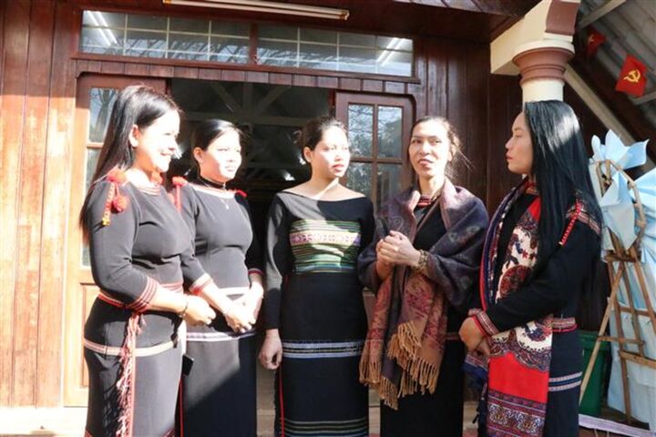 96 năm thành lập Đảng: Đảng viên trẻ phát huy vai trò nòng cốt ở cơ sở