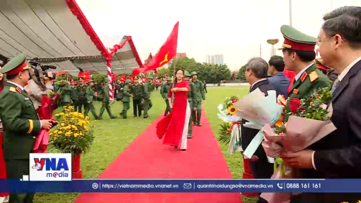 Hàng vạn thanh niên cả nước hồ hởi trong ngày giao nhận quân