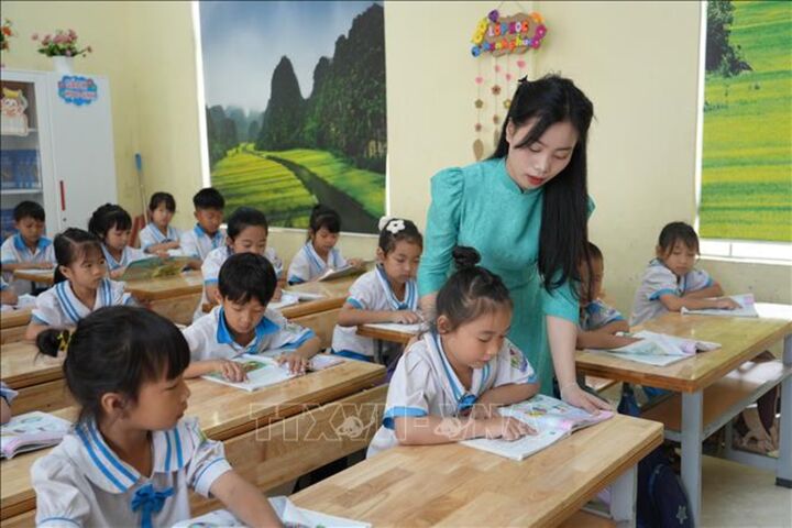 Tinh thần dám nghĩ, dám làm và khát vọng cống hiến của nữ đại biểu trẻ nhất Quốc hội khóa XVI