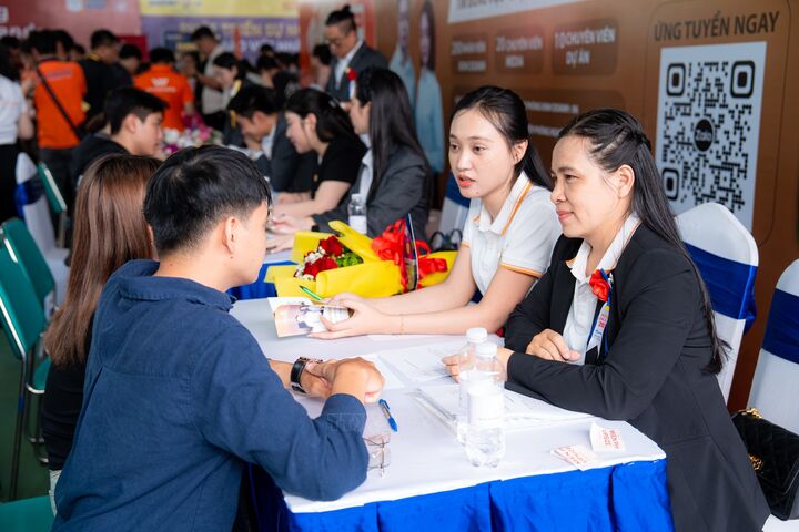 Nearly 200 technology firms join HUTECH Job Fair 2026