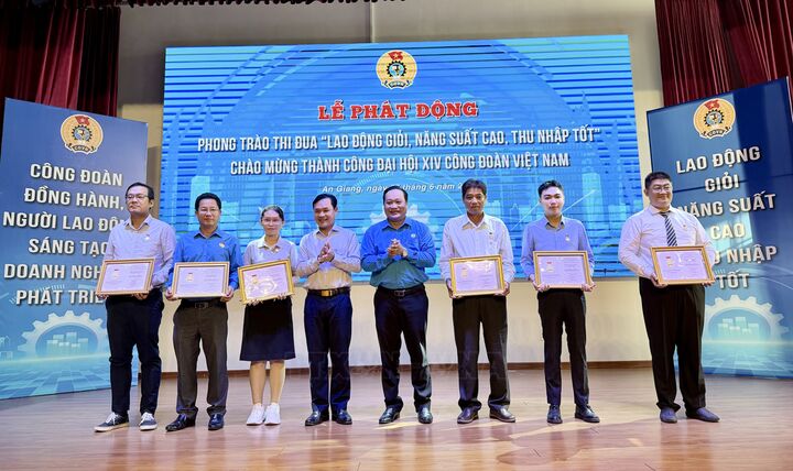 Thầy giáo trẻ và hành trình đưa công nghệ 4.0 vào giảng đường nghề
