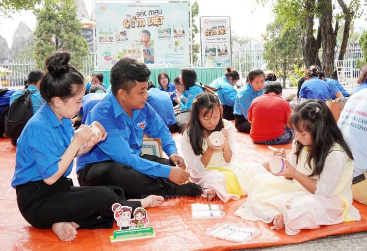 Gia đình trẻ tiêu biểu lan tỏa các giá trị tích cực trong cộng đồng