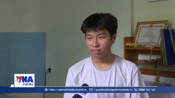Từ nỗ lực bền bỉ đến ngôi vị thủ khoa tỉnh Quảng Trị