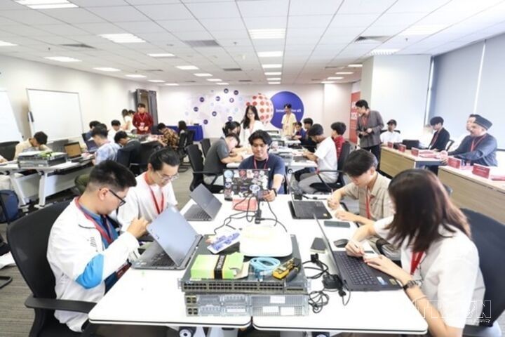 APIE Camp 2026 connects Vietnamese students with global Internet community