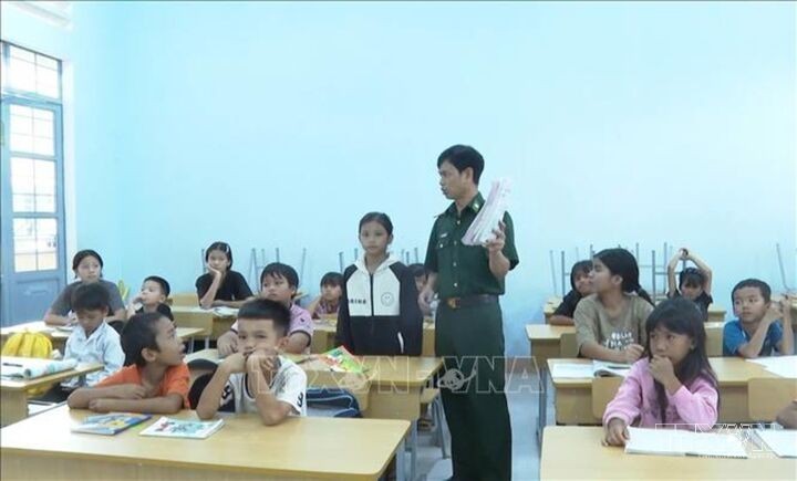Mô hình hiệu quả hỗ trợ học trò nghèo vùng biên giới