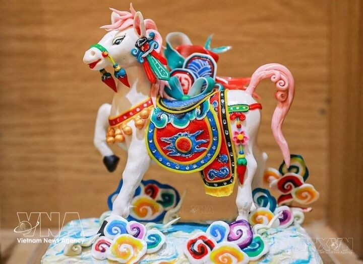 Artisan breathes new life into Vietnam’s traditional toy figurine art