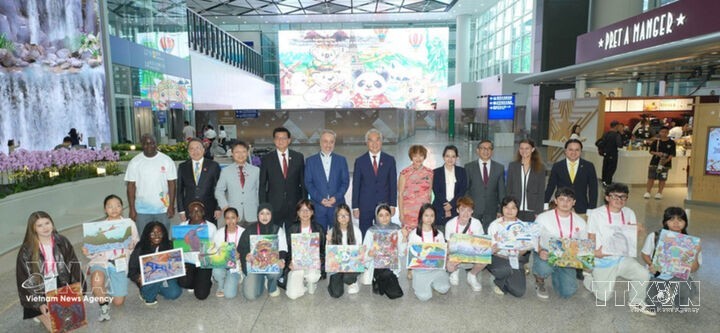 Vietnamese children win top prizes at international art contest in Hong Kong