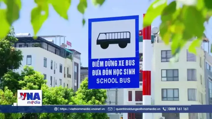 Thay đổi thói quen đến trường bằng xe buýt điện miễn phí