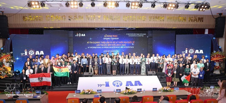 Hanoi hosts International Olympiad on Astronomy and Astrophysics for first time