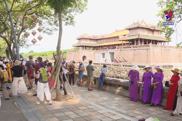 Vietnam tourism revenue forecasted to hit 135 billion USD