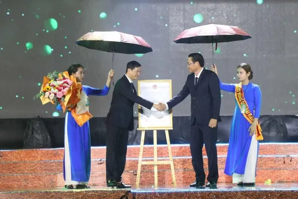 Tra Vinh hosts waxed coconut festival