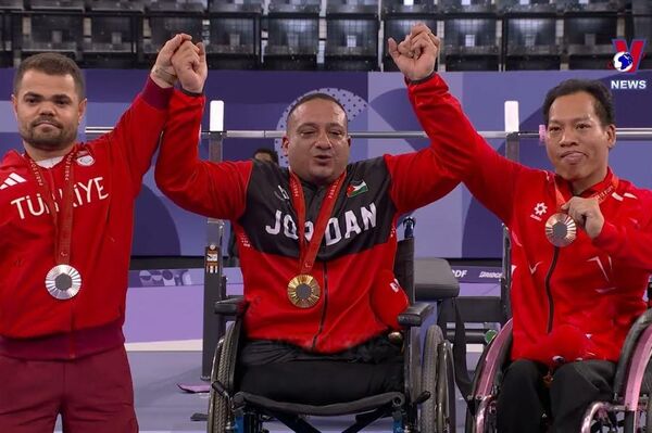 First medal for Vietnamese Paralympic team in Paris