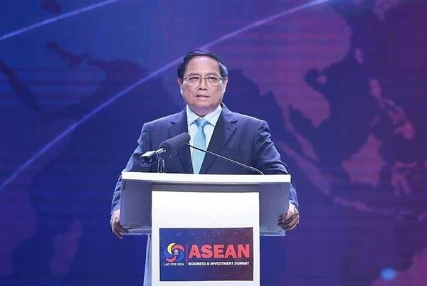 Vietnamese PM delivers speech at ASEAN Business and Investment Summit