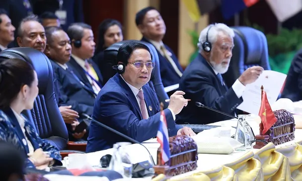 Vietnamese PM urges ASEAN to develop with new thinking, vision