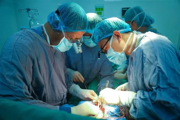 First successful simultaneous heart and liver transplant in Vietnam