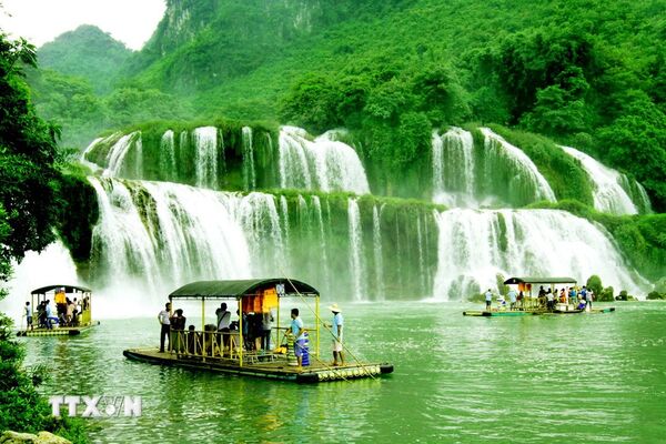 Ban Gioc – Detian Waterfalls site officially opens to tourists
