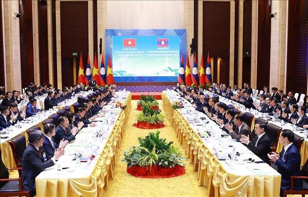 Vietnam, Laos outline measures to deepen bilateral ties