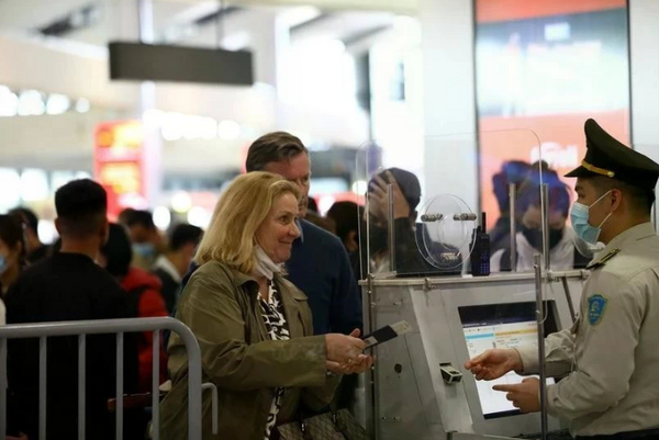 Vietnam to waive visas for citizens of three European countries from March 1