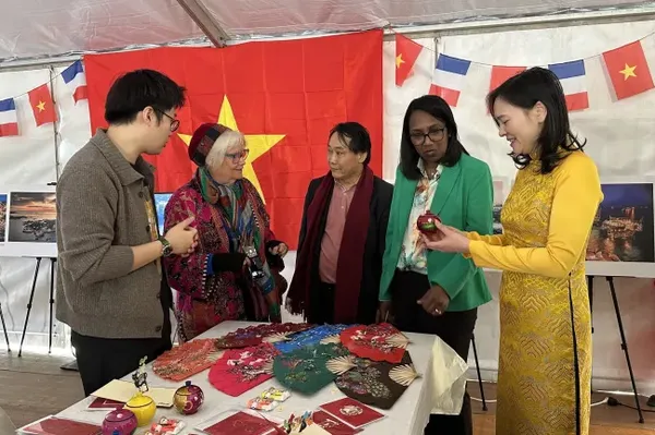 <b>Foreign policy contributes to propelling Vietnam into new era</b>