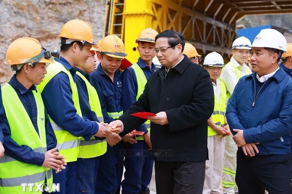 PM urges progress on Cao Bang – Lang Son expressway projects