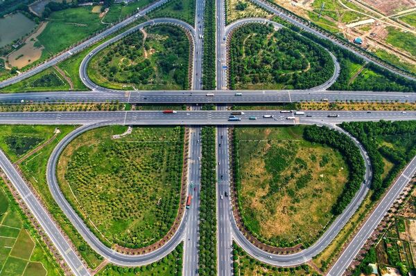 Vietnamese contractors aim for global stage with mega
projects