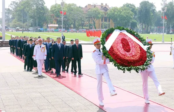 Top Chinese leader pays tribute to President Ho Chi Minh