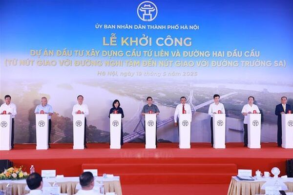 Prime Minister launches construction of Tu Lien bridge in Hanoi
