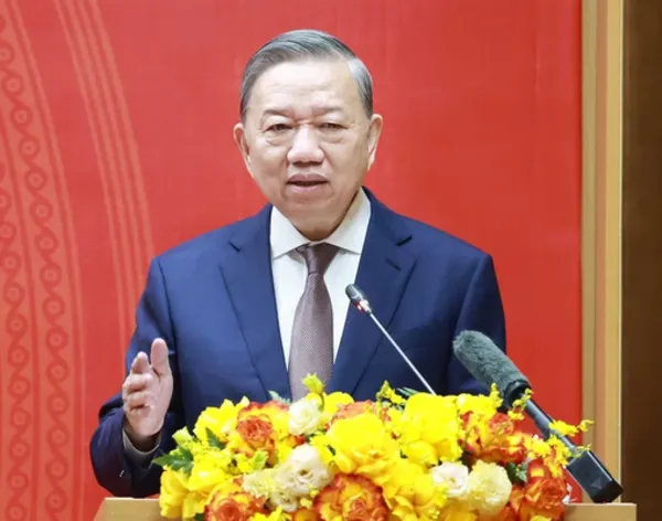 Party leader highlights power of solidarity