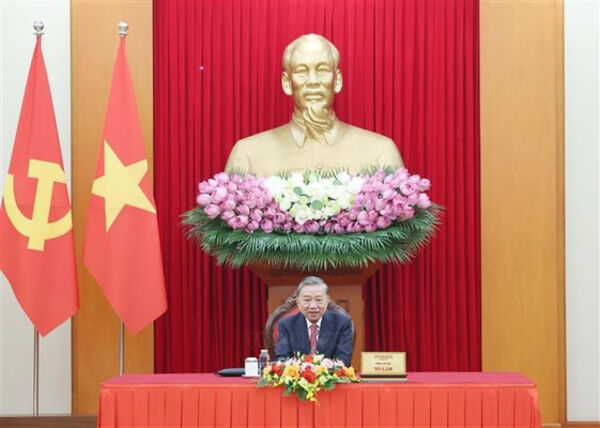 Vietnamese Party leader, US President talk bilateral ties, trade issues