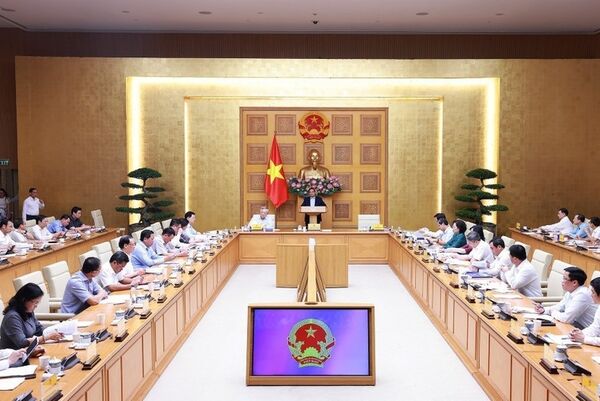 Two-tier local administration system operates stably, smoothly after one month: PM