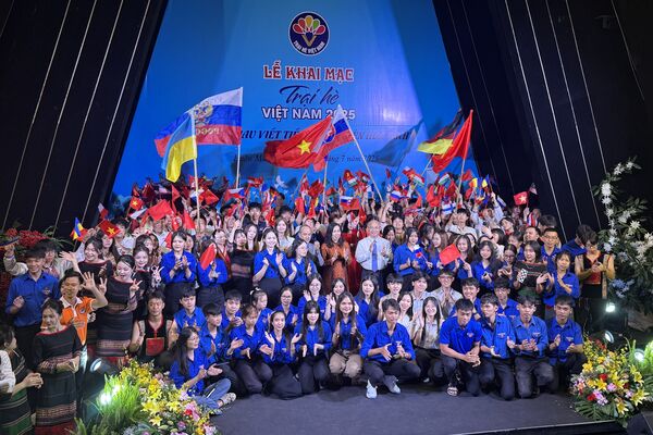 <b>Kiều bào trẻ lan tỏa khát vọng Việt Nam hòa bình và phát triển</b>