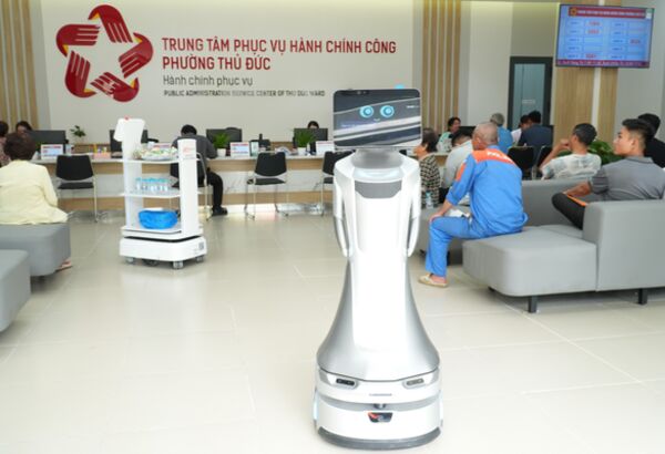 TP. Hồ Chí Minh: Robot tham gia hỗ trợ công tác hành chính công