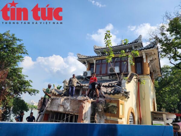 Hà Nội gấp rút 'thay áo mới' Quảng trường Đông Kinh Nghĩa Thục