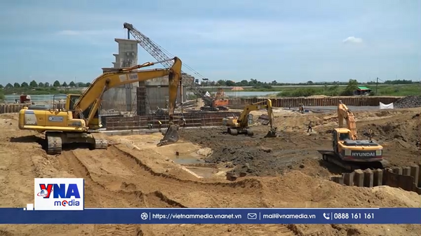 <b>Đẩy nhanh tiến độ thi công dự án đập dâng hạ lưu sông Trà Khúc</b>