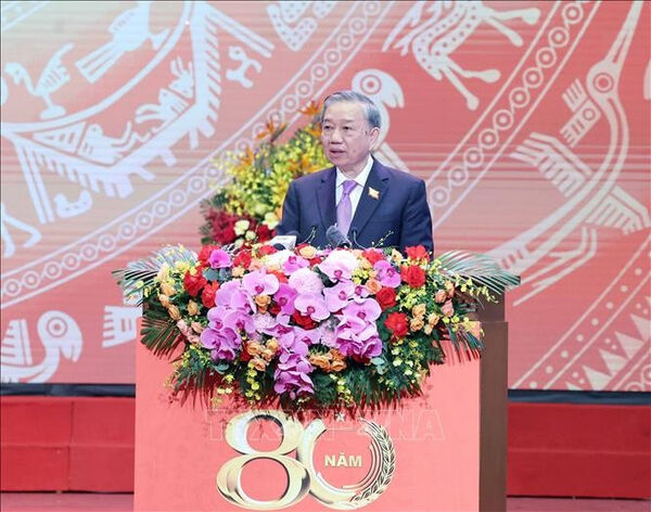Government throughout different periods persistently lays foundation for nation’s transformation: Party chief