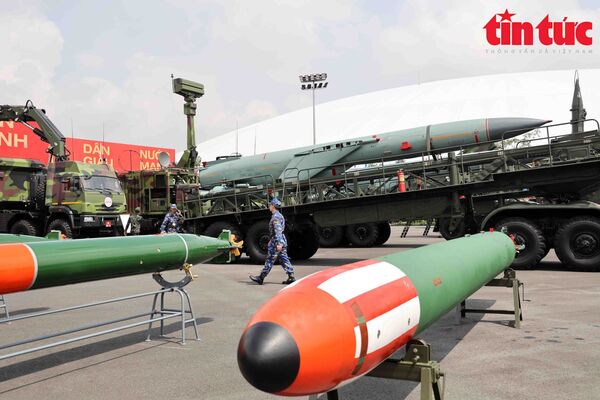 Mãn nhãn dàn khí tài “Make in Vietnam” gây ấn tượng tại Triển lãm thành tựu Đất nước