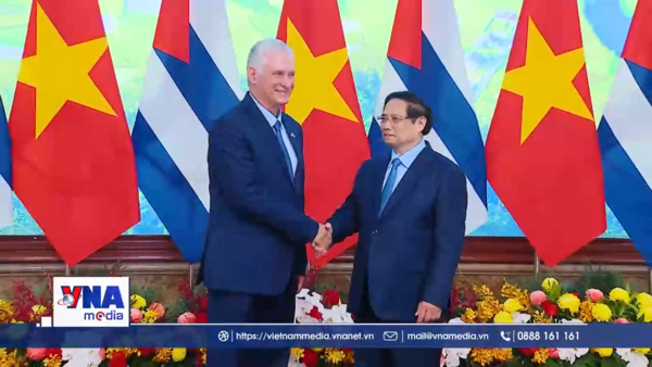 Thủ tướng Phạm Minh Chính hội kiến Chủ tịch Cuba