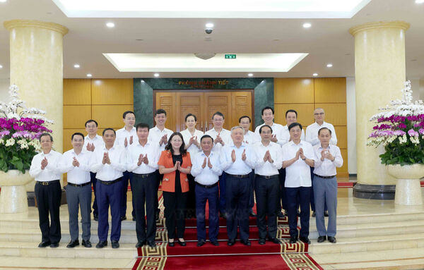 Politburo looks into Party congress preparations of Ninh Binh, Dak Lak, Lao Cai