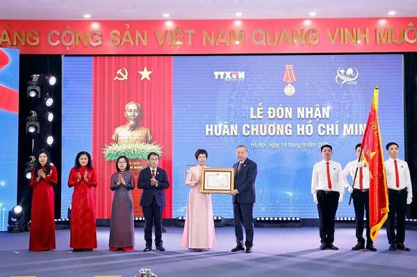 Vietnam News Agency honoured with third Ho Chi Minh Order