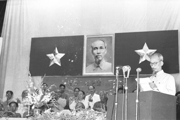 <b>Tư tưởng Hồ Chí Minh về đổi mới soi sáng con đường cách mạng Việt Nam </b>