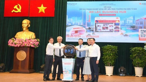 Vietnam’s first local B2B e-commerce platform launched in HCM City’s ward
