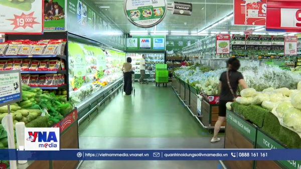 TP.HCM tăng cường sản xuất, phân phối thực phẩm cho người dân vùng bão, lũ