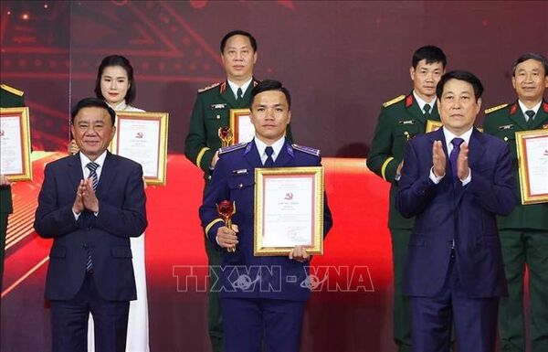 Award ceremony for 5th national writing contest on safeguarding Party’s ideological foundations