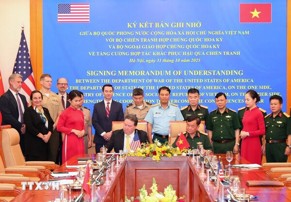 Vietnam, US sign agreement to strengthen cooperation on war legacy remediation
