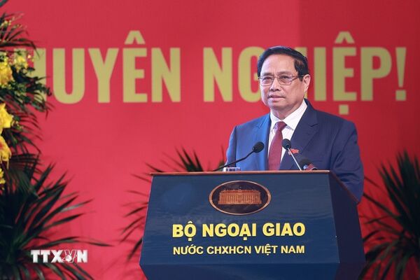 PM urges diplomatic sector to revamp approach to international relations